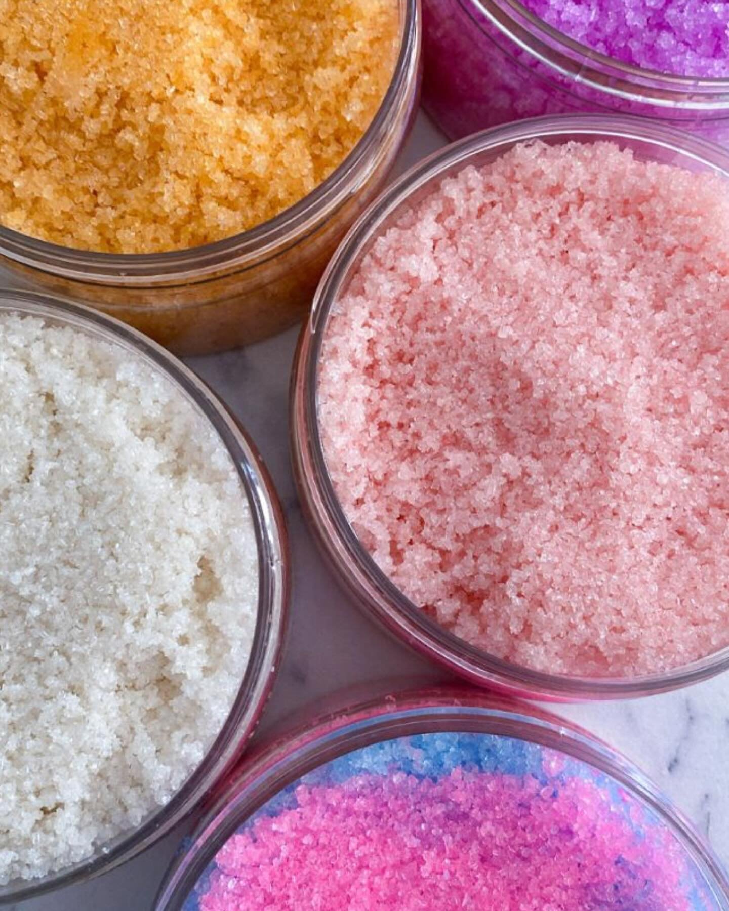 عن وايت كوتون